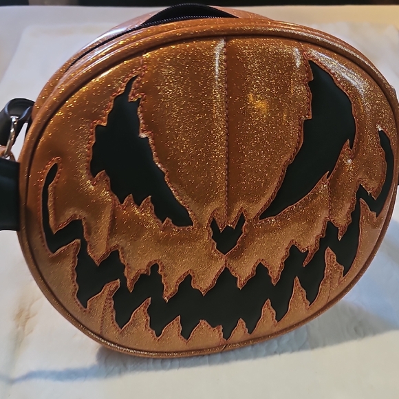 Pain & Stitches Pumpkin Bat Crossbody Bag - Picture 5 of 8